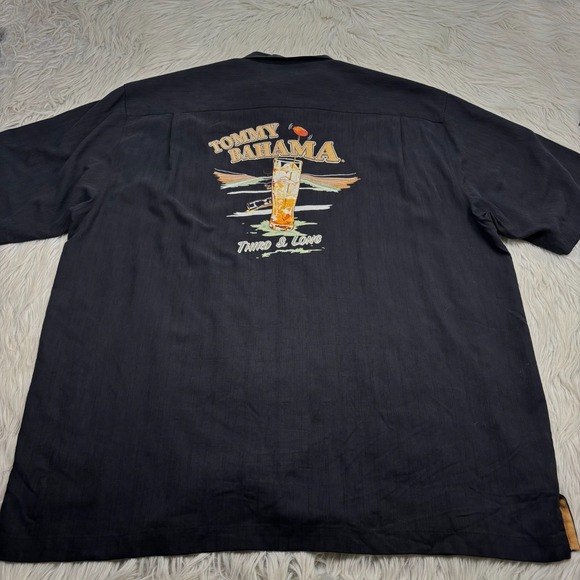 Tommy Bahama Men's XL Black Silk Embroidered Hawaiian Shirt Football Long Island - Picture 2 of 4